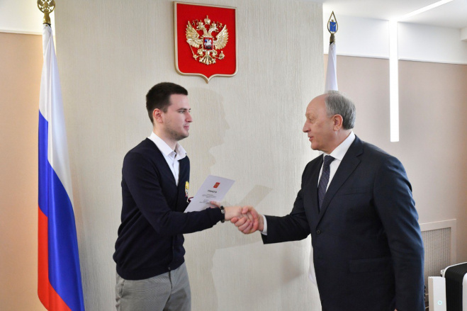 Губернатор Саратовской области наградил медалью лауреата Международной Премии #МЫВМЕСТЕ