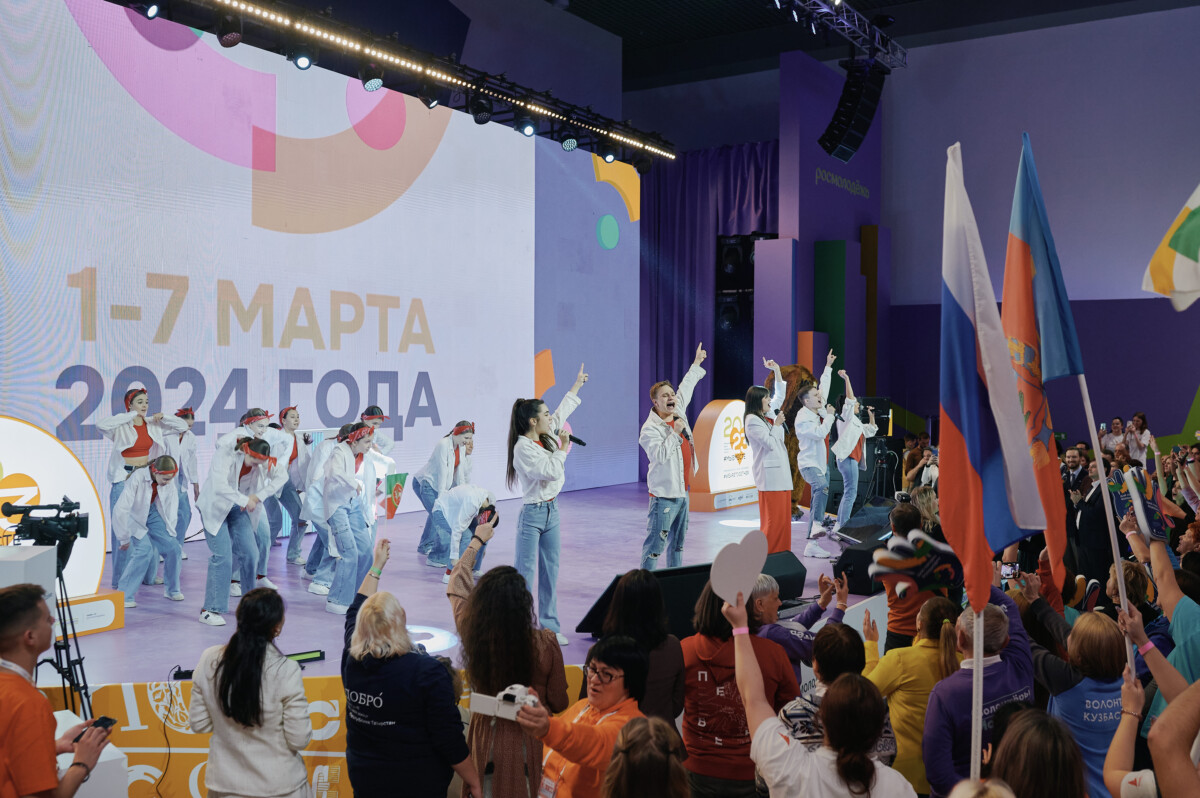 В Доме молодёжи на выставке «Россия» отметили 80 дней до старта волонтёрского корпуса ВФМ-2024